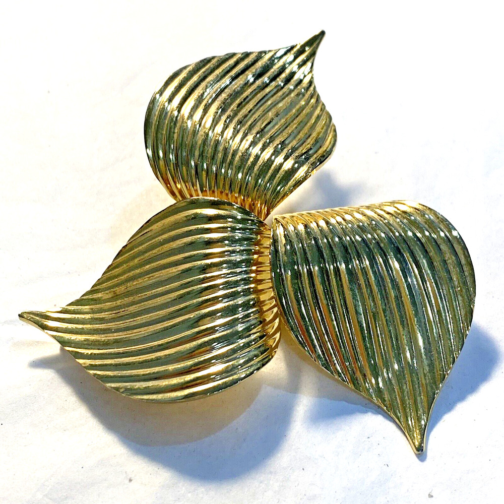 Vintage Sarah Coventry brooch statement jewelry goldtone textured trefoil pin
